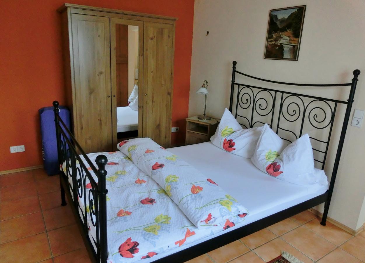 Pfaelzer Stuben Hotel Landstuhl Bagian luar foto